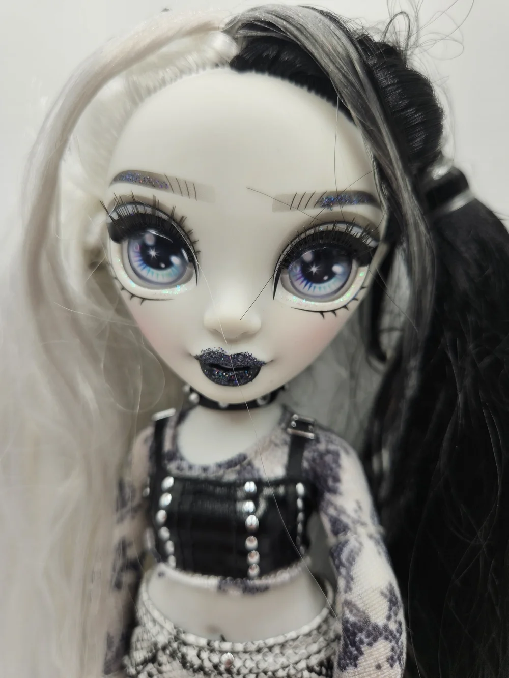 Rainbow High Shadow High Series 1 Heather Grayson Fashion Doll MGA Entertainment